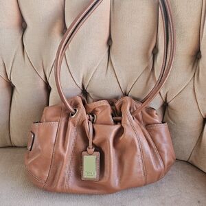Tignanello Brown Leather Shoulder Bag with Elegant Design